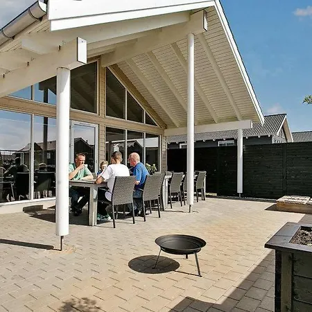 Eskilstrup Sleeps 18 Pool Wifi Holiday home Eskilstrup (Funen)
